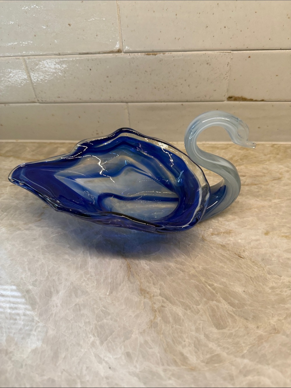 HANDMADE GLASS SWAN, VINTAGE 1960s HAND BLOWN ART GLASS